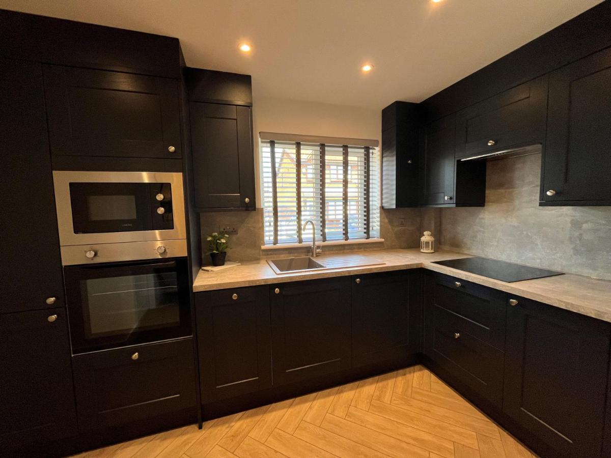 Contemporary 1 Bedroom Apartment Normanton  Dış mekan fotoğraf